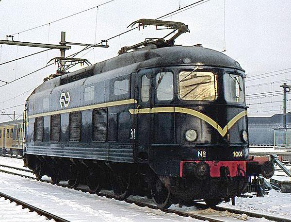 Electric locomotive series 1000<br /><a href='images/pictures/Roco/62675.jpg' target='_blank'>Full size image</a>